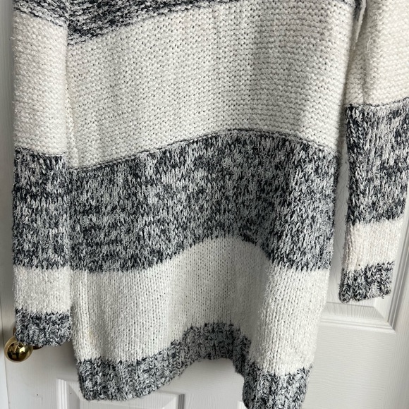 Micheal Kors sweater Medium - Picture 5 of 10